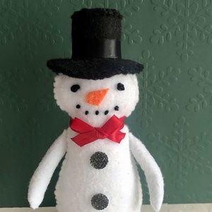 Snowman Art Doll Felt Hand-sewn bowtie
